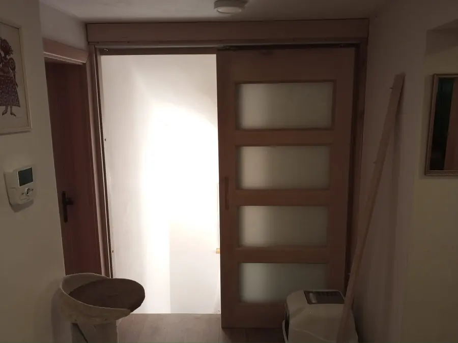 Dvoukřídlé posuvné dveře se sklem, fotka 2